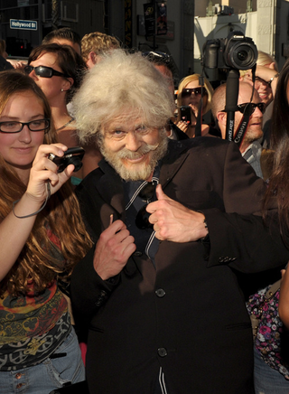 Illustration for article titled Spencer Pratt Crashes The Hills Red Carpet In Disguise